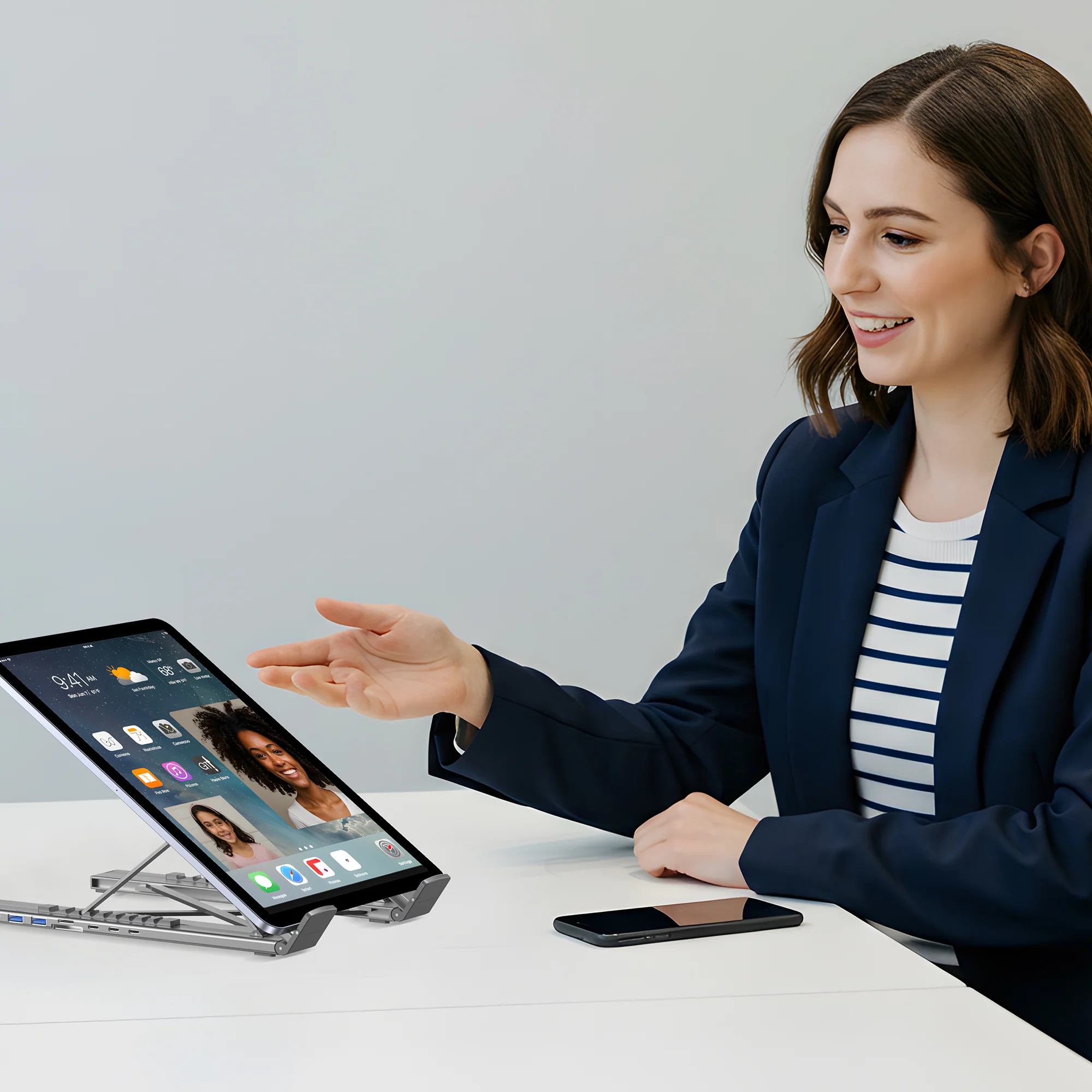 UNITEK D1137AGY01 Foldable Laptop Stand 7-in-1 Dock - UTECH